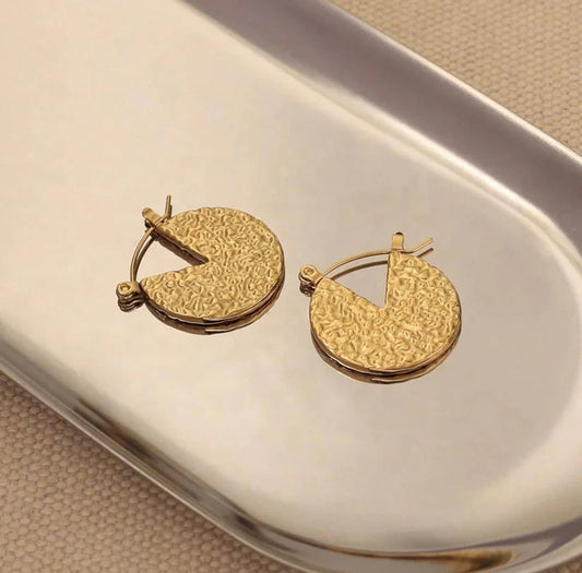 Textured Cutout Hoop