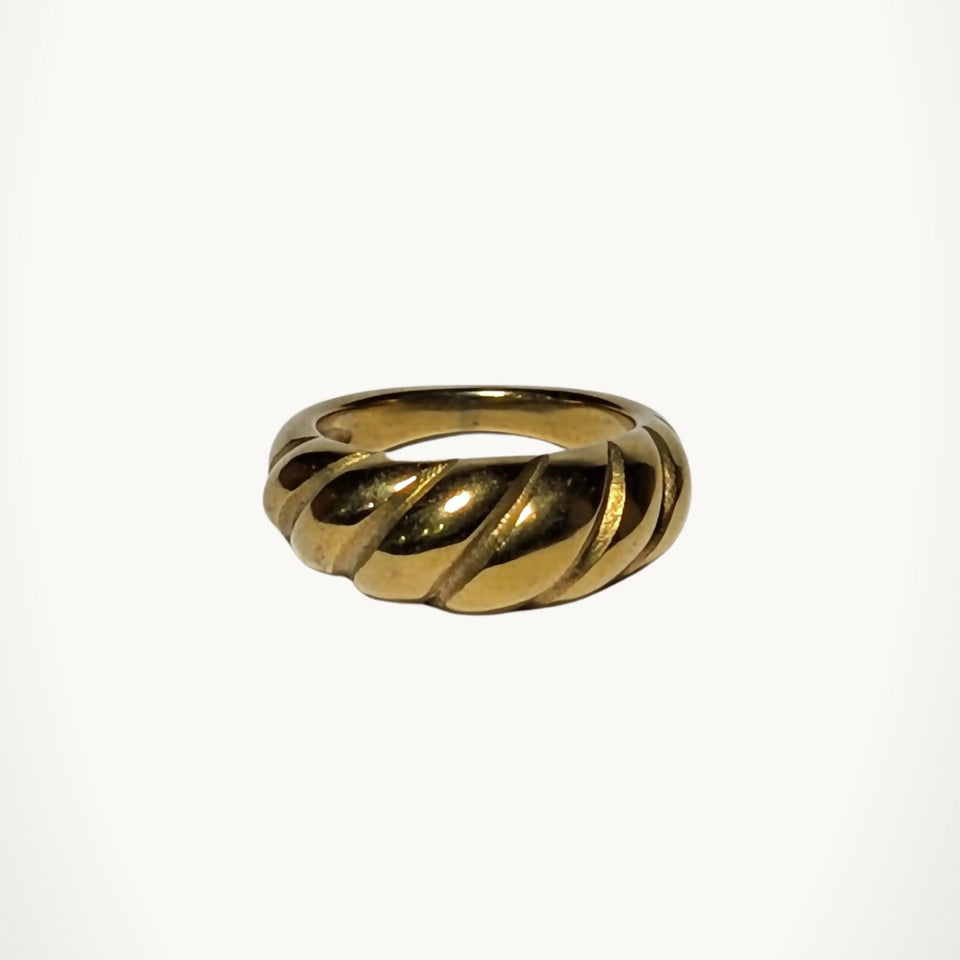 Croissant Dome Ring