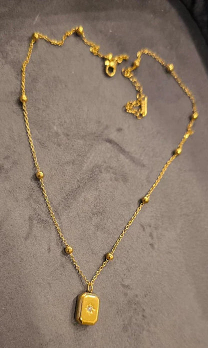 North Star Pendant Necklace