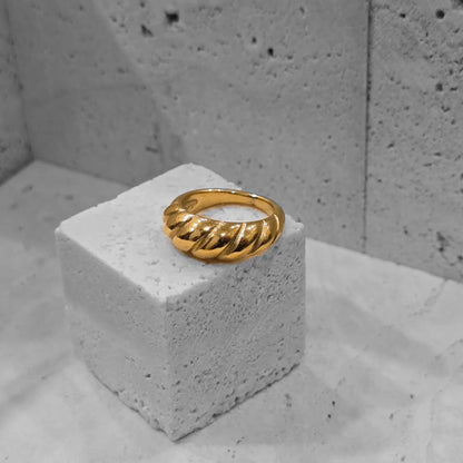 Croissant Dome Ring