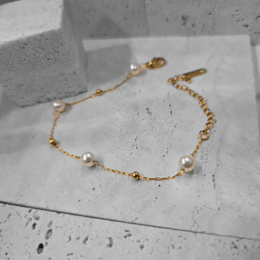 Luminous Freshwater Pearl Station Bracelet