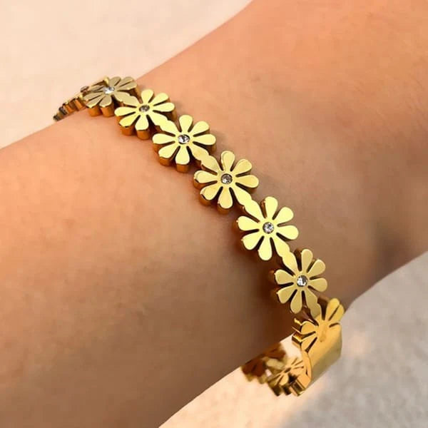 Golden Daisy Chain Bangle Bracelet